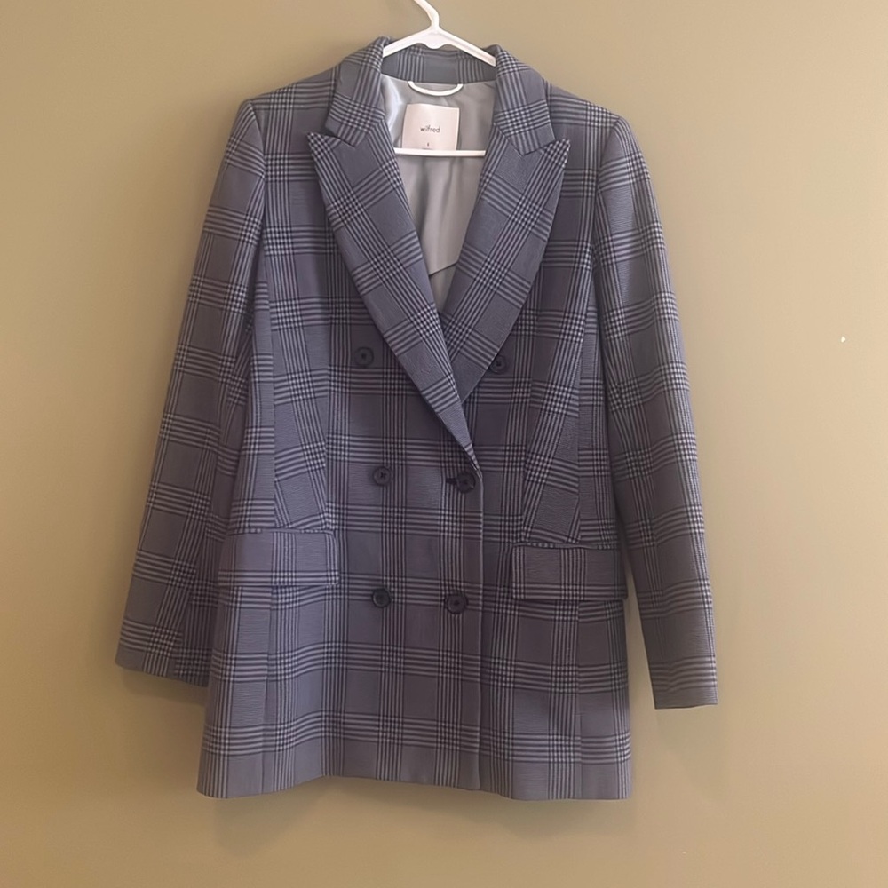 Aritizia (Wilfed) Double Breasted Long Blazer